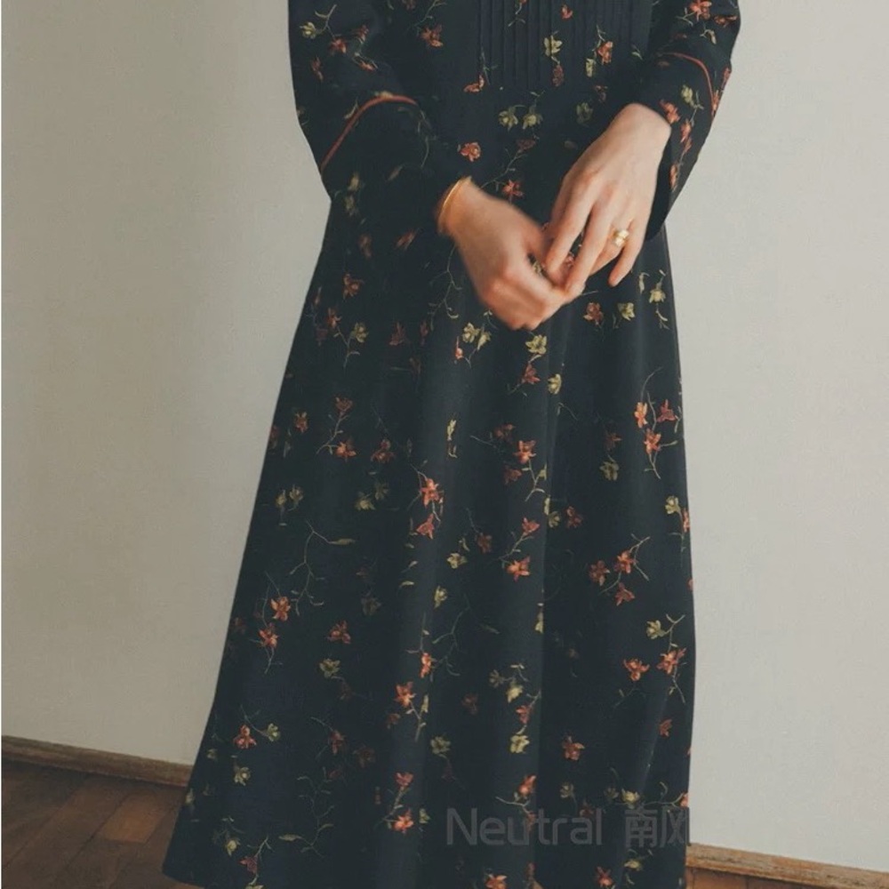 Japanese brand - Clane Long Floral Dress — Effortless Elegance - Picture 2 of 6